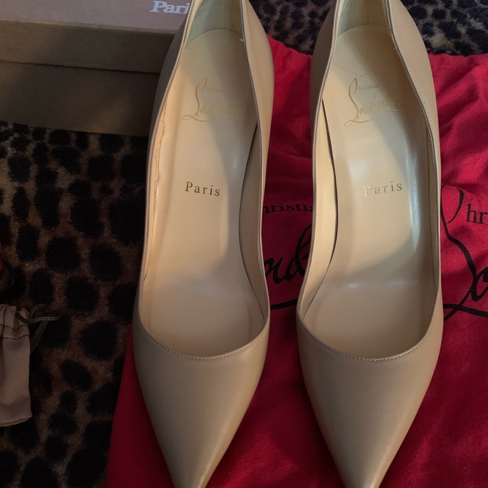 Authentic Christian Louboutin Apostrophy Pump 100 Nappa
